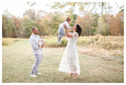 Tips for a fall family portrait session with a baby
