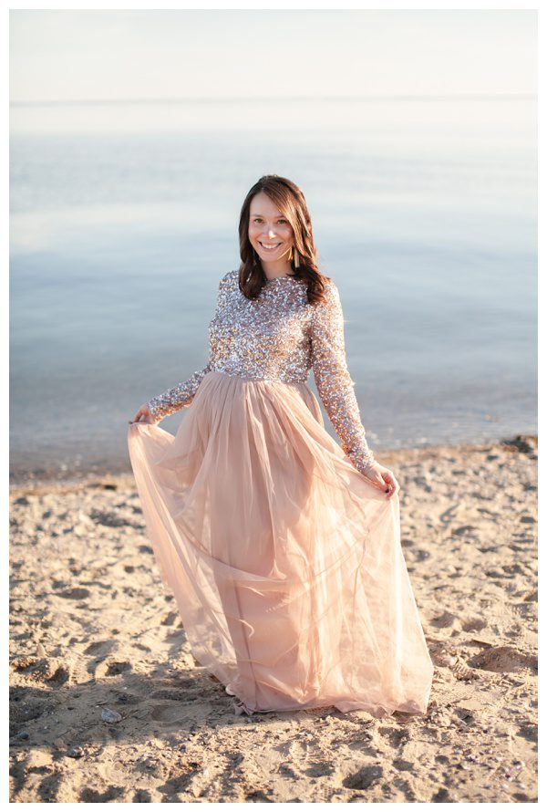 Glamorous expecting mom in maternity photos