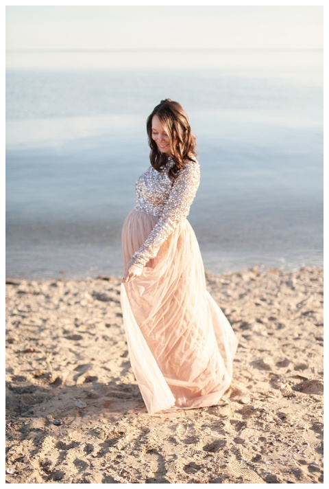 Maternity photos with long flowy dress